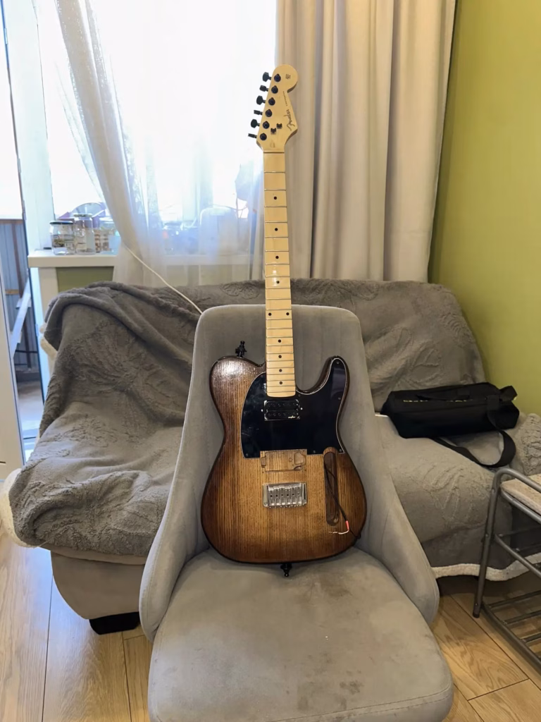 31 guitar glossy front 2026 09 13 20 42 33 1789303422512